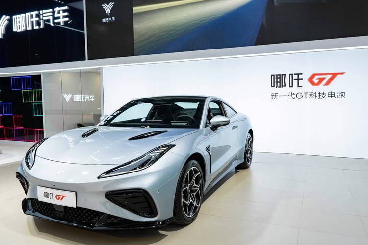 深圳龙岗区天泽世企业管理咨询哪吒汽车在智能汽车领域的表现，领途汽车在新能源汽车市场中的影响力